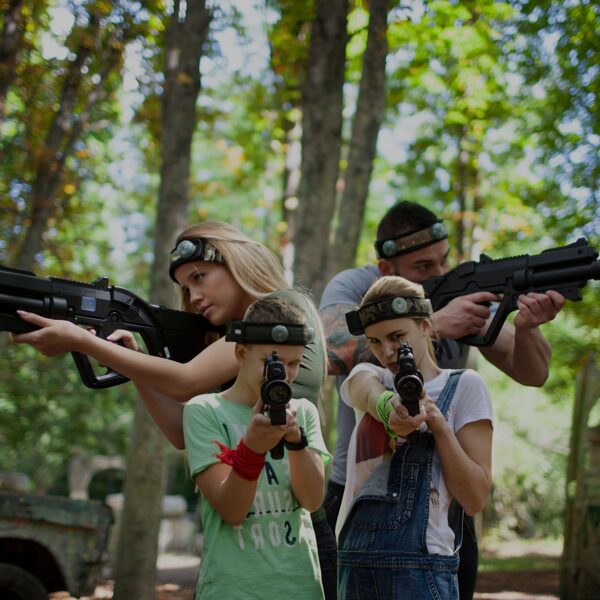 ĢIMENĒM AR BĒRNIEM